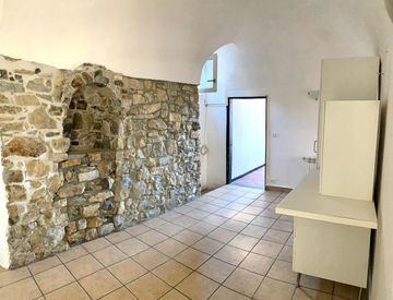 Foto 1 di 35 - Casa indipendente in Vendita in principale a Pontedassio