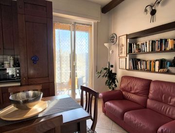 Soggiorno - Trilocale in Vendita in Via al Piano 2 a Cogoleto