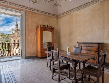 Stanza - Casa bifamiliare, trifamiliare in Vendita in Corso Francesco Crispi a Modica