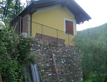 Foto 1 di 3 - Villa in Vendita a Borghetto d'Arroscia