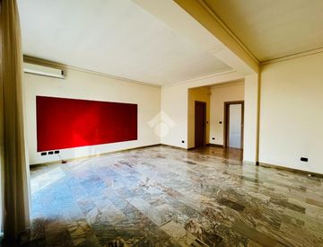 Stanza - Trilocale in Vendita in Viale Brigata Mantova a Mantova