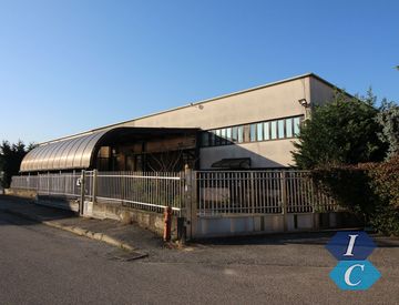 Facciata - Capannone in Vendita in Via Olona a Gallarate