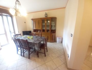 Soggiorno - Trilocale in Vendita in Via Piano a Pannarano