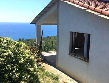 Foto 1 di 23 - Villa in Vendita in Strada del colle a Imperia
