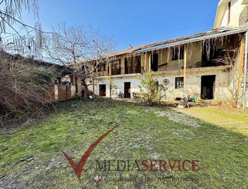 Facciata - Rustico, casale in Vendita in Via Ritanolo 28 a Caraglio