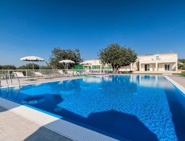 Piscina - Casa bifamiliare, trifamiliare in Vendita a Santa Croce Camerina
