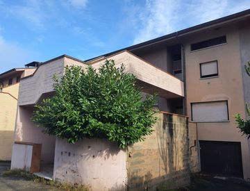 Appartamento in Vendita in zona Battifolle Ruscello Poggiola a