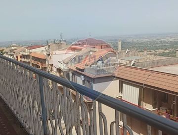 Terrazza - Appartamento in Vendita in Corso Europa a Chiaramonte Gulfi