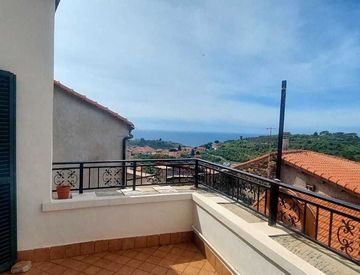 Terrazza - Quadrilocale in Vendita in Via Camillo Benso Conte di Cavour a Pompeiana