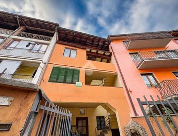 Vista - Casa bifamiliare in Vendita in Via Santa Lucia 4 a Gazzaniga