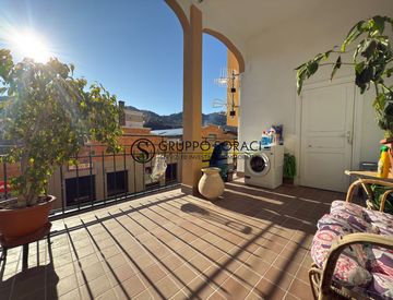 Terrazza - Trilocale in Vendita in Via Nazionale a Imperia