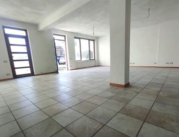 Stanza - Locale commerciale in Affitto in Via Briccole a Luisago