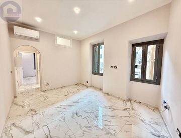 Stanza - Bilocale in Vendita in Corso G. Garibaldi a Sanremo