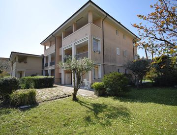 Foto 1 di 28 - Bilocale in Vendita in Via Caduti di Nassiriya 3 a Diano Castello