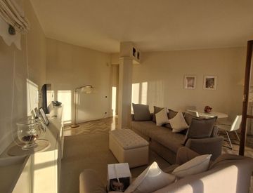 Soggiorno - Trilocale in Affitto in Via Milano a Varazze