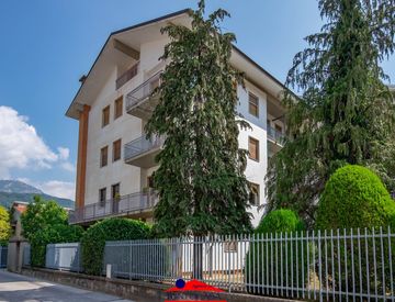 Facciata - Quadrilocale in Vendita in Via Lantermino 9 a Dronero