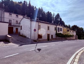 Facciata - Casa indipendente in Vendita in Via Nicola Sebastiani a Ovindoli