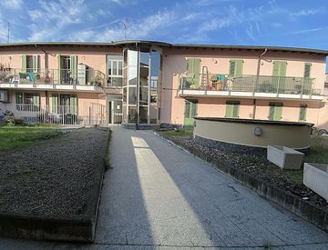 Foto 1 di 23 - Bilocale in Vendita in Via Acerbi 10 a Castano Primo