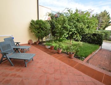 Giardino - Bilocale in Vendita in Via Diano Castello 65 a Diano Marina