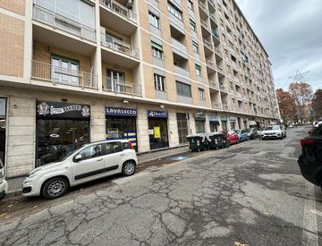 Foto 1 di 11 - Locale commerciale in Affitto in Corso Racconigi 168 a Torino