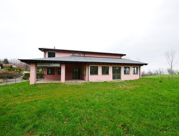 Foto 1 di 31 - Casa bifamiliare, trifamiliare in Vendita a Serramazzoni