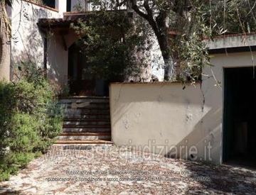 Foto 1 di 52 - Villa in Vendita in Strada Cason della Guardia 21 a Imperia