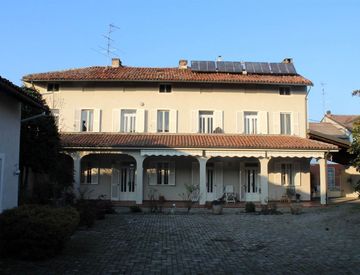 Foto 1 di 58 - Casa bifamiliare, trifamiliare in Vendita in Via Giuseppe Mazzini 21 a Caresana