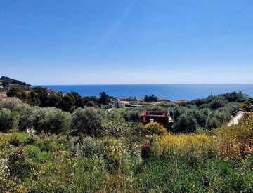 Foto 1 di 10 - Rustico, casale in Vendita in Via Undici settembre 35 a Costarainera