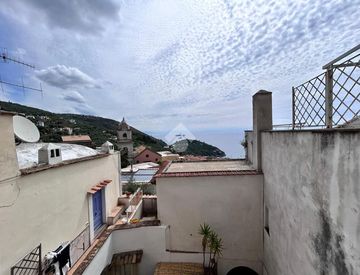 Terrazza - Trilocale in Affitto in Via Amerigo Vespucci 14 a Massa Lubrense