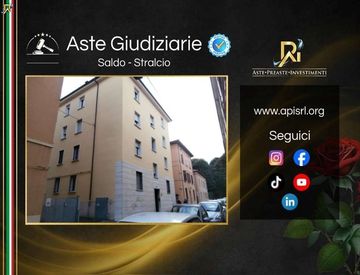 Foto 1 di 30 - Quadrilocale in Vendita in Via Felice Cavallotti 10 a Bologna