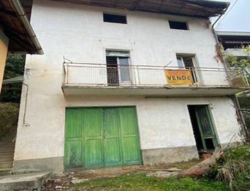Foto 1 di 12 - Rustico, casale in Vendita in Frazione Rozzo 4 a Borgosesia