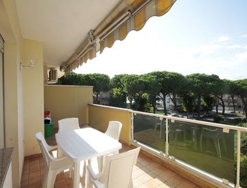 Terrazza - Trilocale in Vendita in Viale Cirene a Riccione