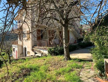 Foto 1 di 34 - Casa bifamiliare, trifamiliare in Vendita in Via Consorziale 1 a Pontedassio