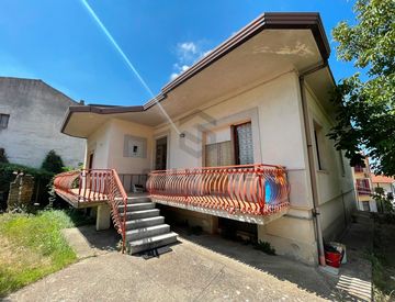 Facciata - Villa in Vendita in Via Bianca Erba a Frasso Telesino