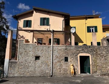 Foto 1 di 26 - Trilocale in Vendita in Via Pozzi a Camporosso