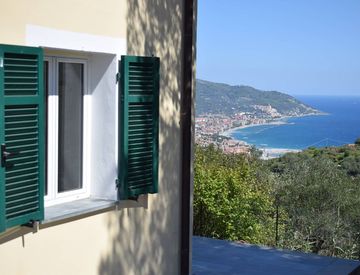 Foto 1 di 39 - Villa in Vendita in Strada Savoia a Diano Marina