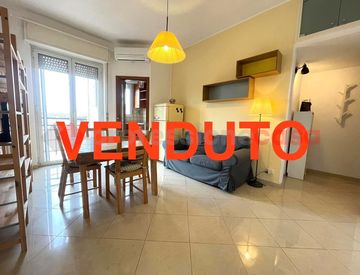 Soggiorno - Bilocale in Vendita in Via Giovanni Pascoli 5 a Cesano Boscone