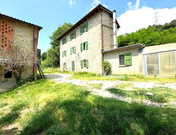 Facciata - Rustico, casale in Vendita in Strada Provinciale 22 29 a Loiano