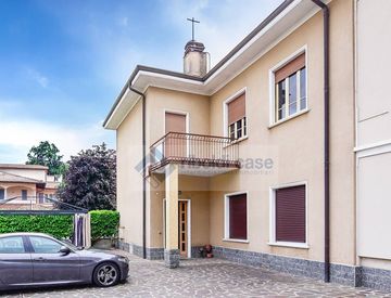 Facciata - Casa indipendente in Vendita in Via San Filippo Neri a Giussano