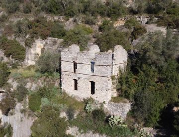 Giardino - Rustico, casale in Vendita in zona Centro a Pigna