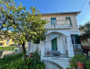Foto 1 di 49 - Villa in Vendita in Via Catocce 23 a Imperia