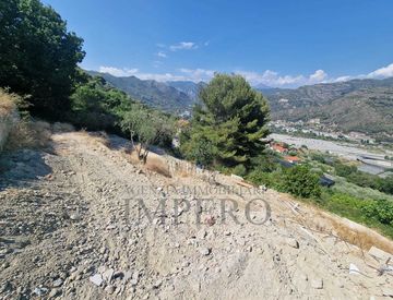 Foto 1 di 5 - Terreno agricolo in Vendita in Via Ciappin 185 a Ventimiglia