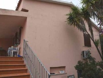 Foto 1 di 28 - Villa in Vendita in Via E. Fermi 6 a Arzachena