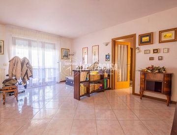 Soggiorno - Quadrilocale in Vendita in Via Ugo la Malfa 19 a San Benedetto del Tronto