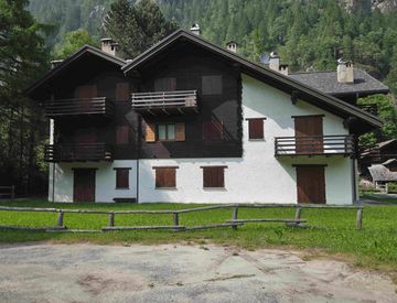 Foto 1 di 17 - Monolocale in Vendita in Centro Abitato Fornarelli 34 a Macugnaga
