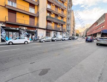 Vista - Quadrilocale in Vendita in Via Cesare Beccaria a Catania