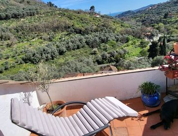 Terrazza - Rustico, casale in Vendita in Piazza San Lucia 2 a Diano San Pietro