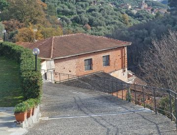Foto 1 di 29 - Rustico, casale in Vendita in Località ciapai 1 a Diano San Pietro