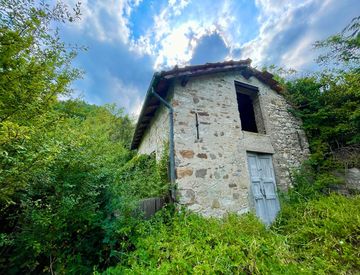 Facciata - Rustico, casale in Vendita in zona Centro a Bobbio
