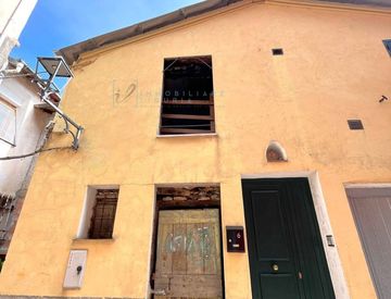 Foto 1 di 27 - Rustico, casale in Vendita in Via Roma a Caravonica